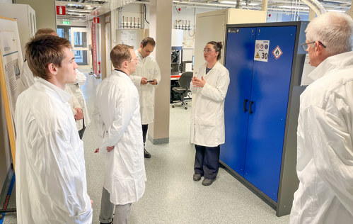 Gropu of people study visit